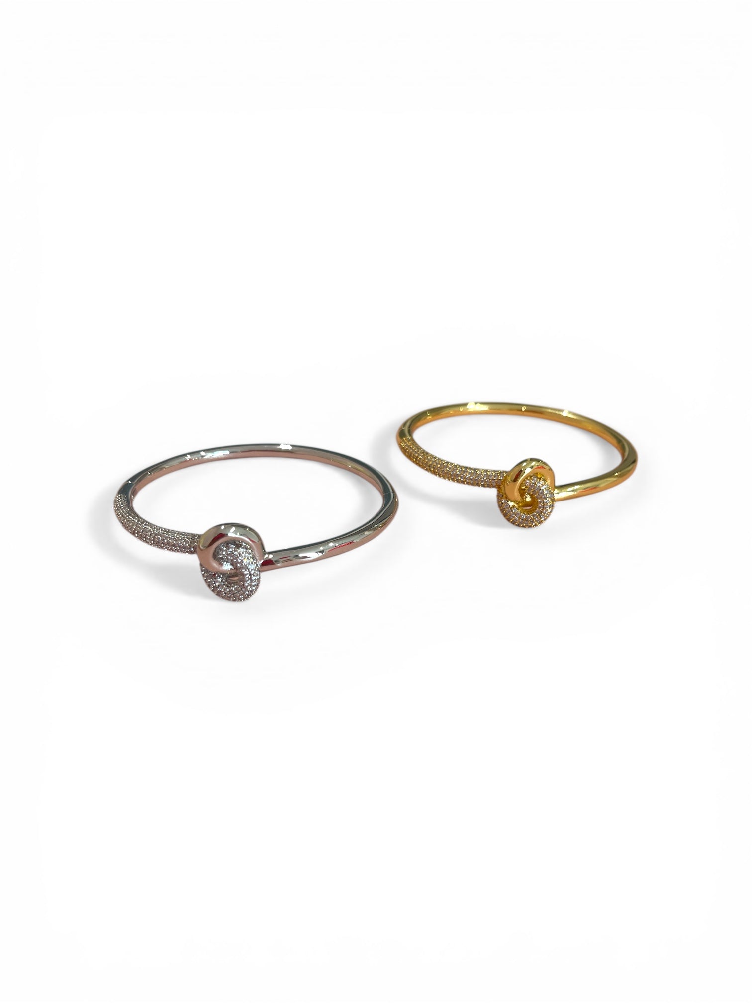 Bracciale rigido nodo