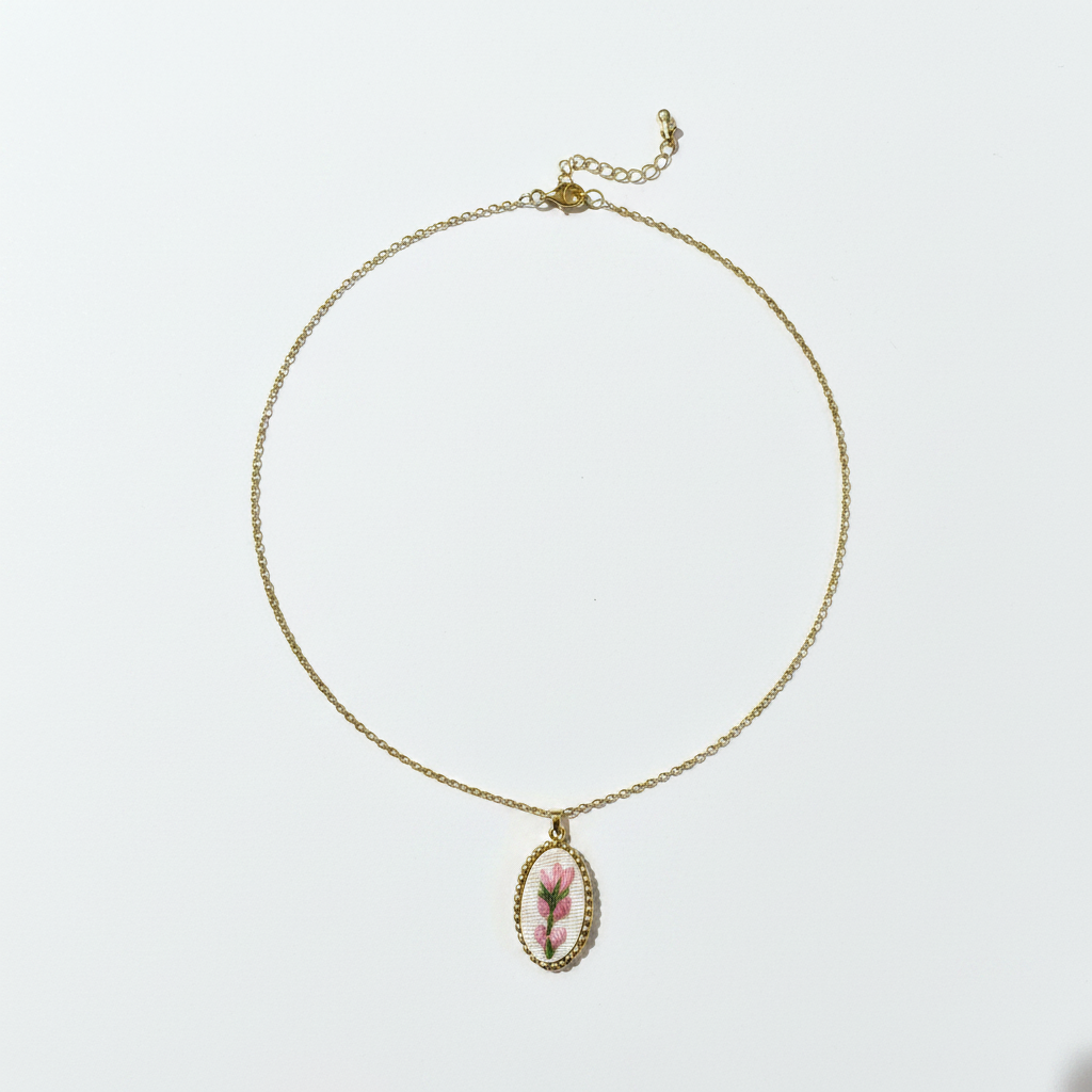 Collana ricamo