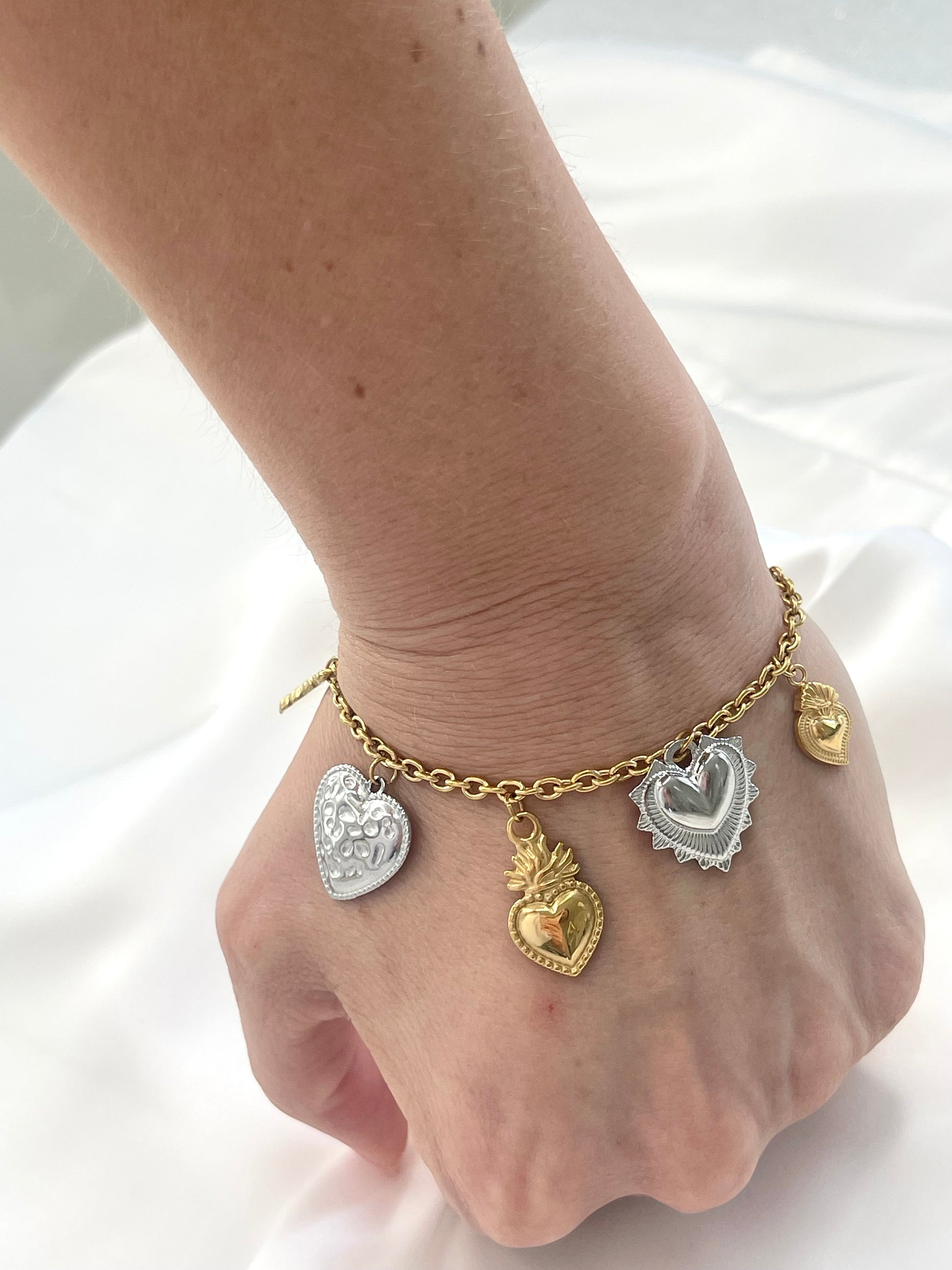 Bracciale cuori charm silver gold