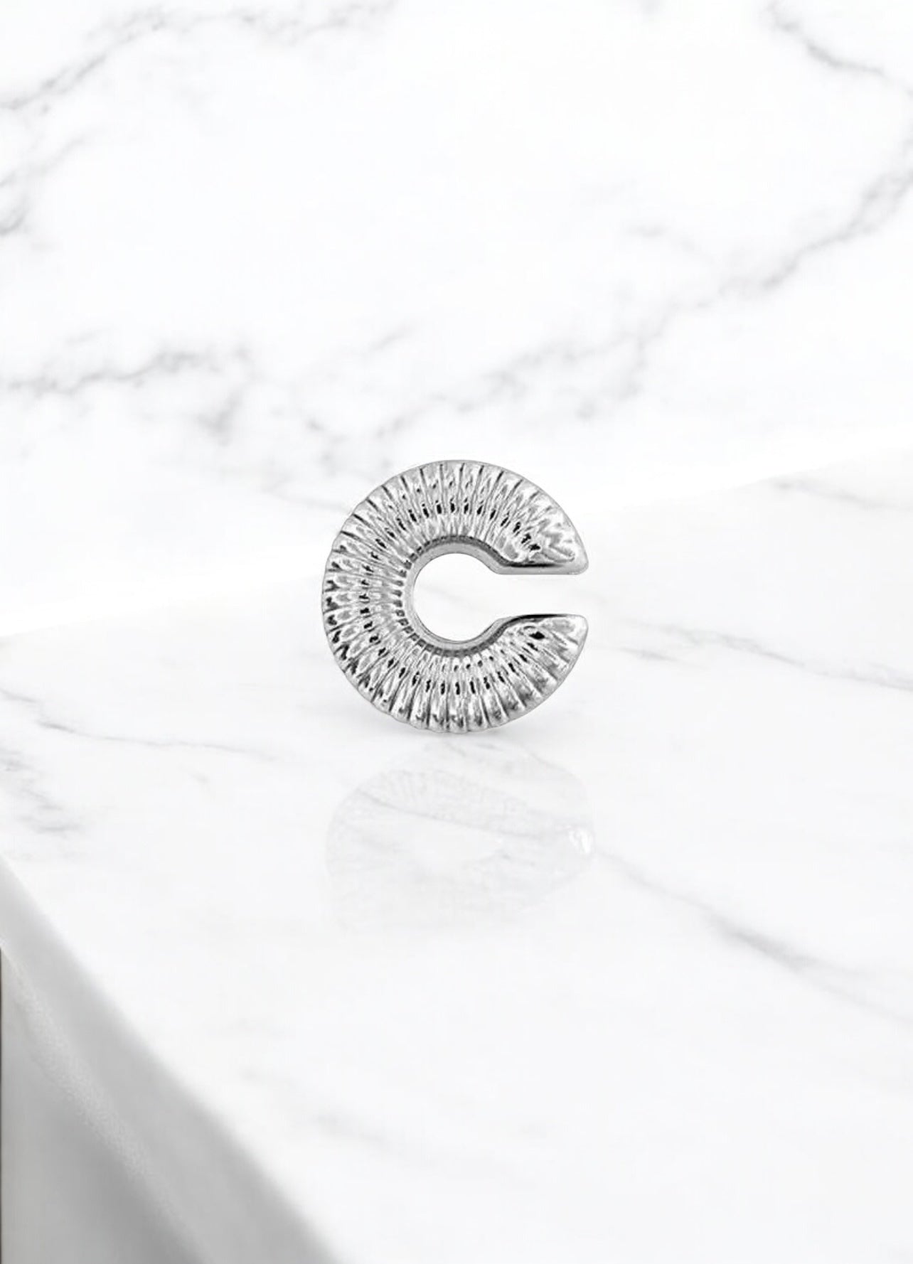 Ear cuff